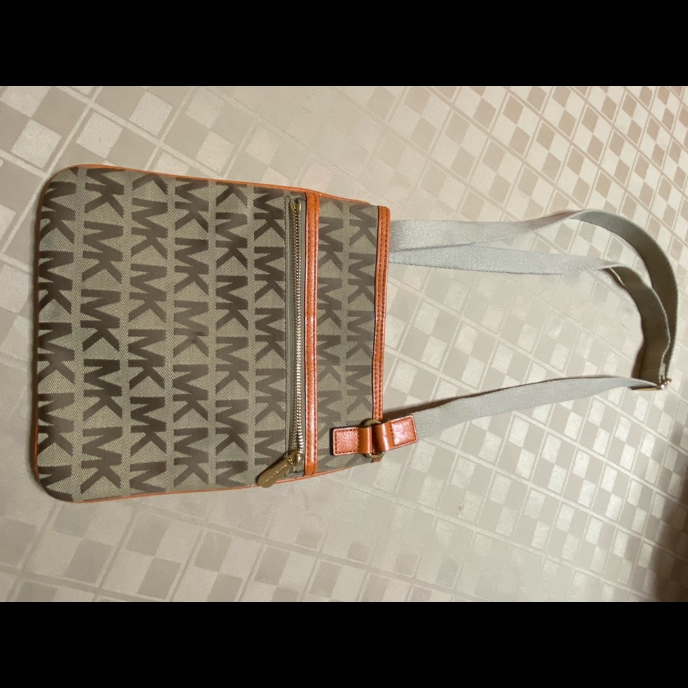 Michael Kors MK Nylon Crossbody Bag Khaki Orange 10”‎ X 9.5” Gold Hardware EUC